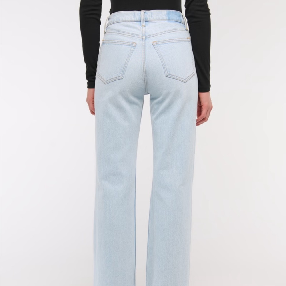 High Rise 90s Relaxed Jeans - Picture 4 of 5